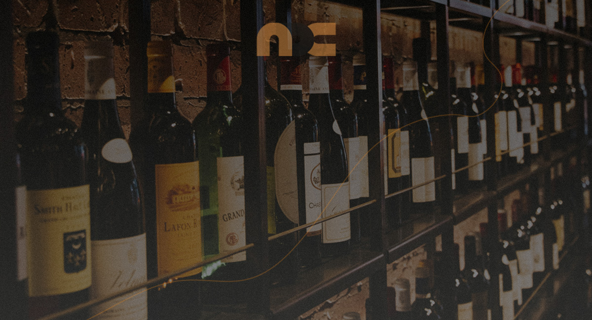 Creare etichette vino personalizzate: scopri il flock rayon